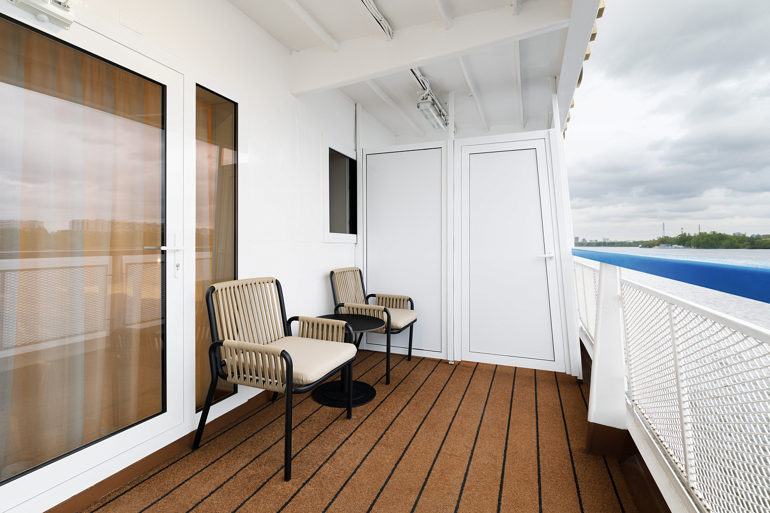 polyluks_b_balkon_03.jpg