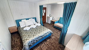 yun_lux_b_4m_02.jpg