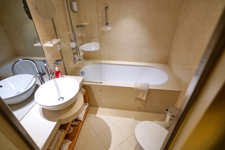 junior_suite_06.jpg