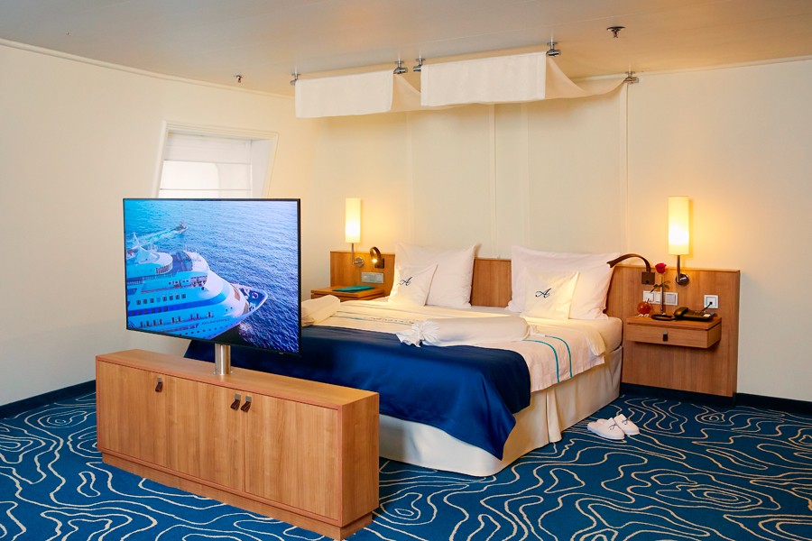 royal_suite_02.jpg