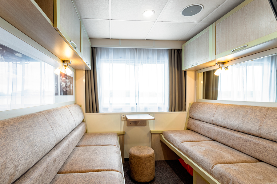 a2_comfort_main_deck_01.jpg