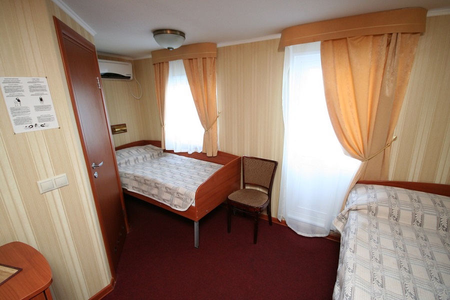Hirurg_razumovskiy_cabin_delux_1.jpeg