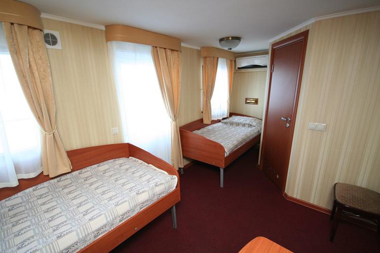 Hirurg_razumovskiy_cabin_polylux_2.jpeg