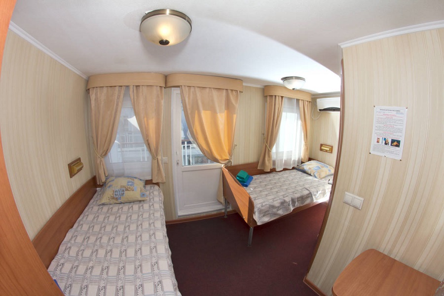 Hirurg_razumovskiy_cabin_delux_1.jpeg