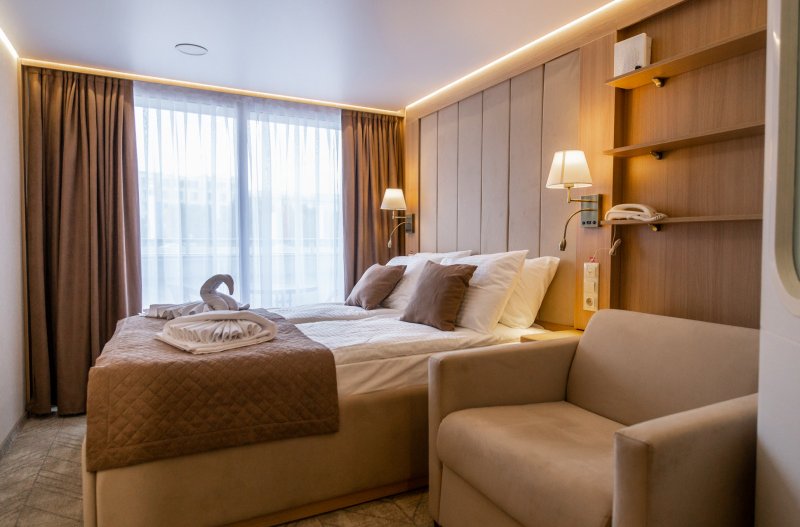 deluxe_balkon_upper_deck_01.jpg