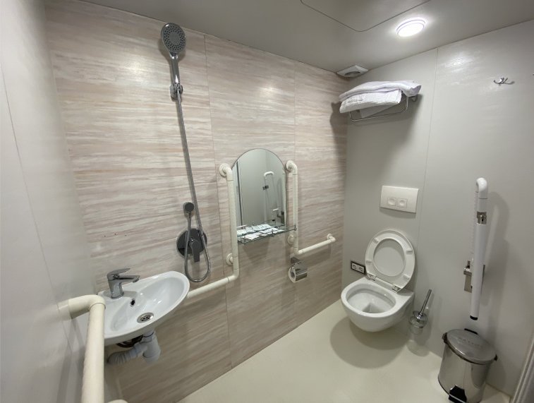 junior_suite_with_limited_mobility_04.jpg